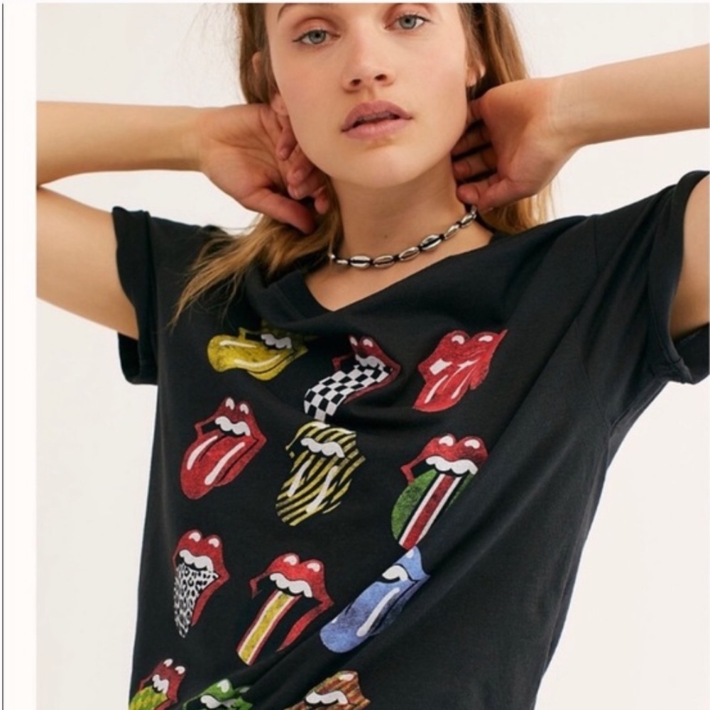 Free People daydreamer Rolling Stones 12 Tongues Black Boyfriend Tee - Picture 1 of 10